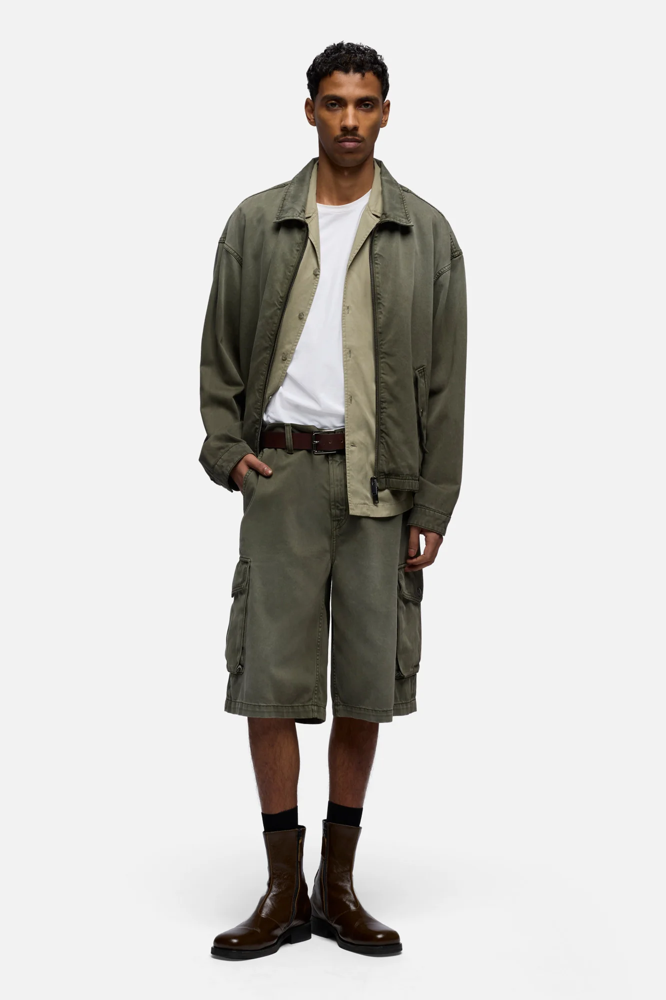 SHORT SLEEVE CAMP SHIRT in Fluid Army - Image 2