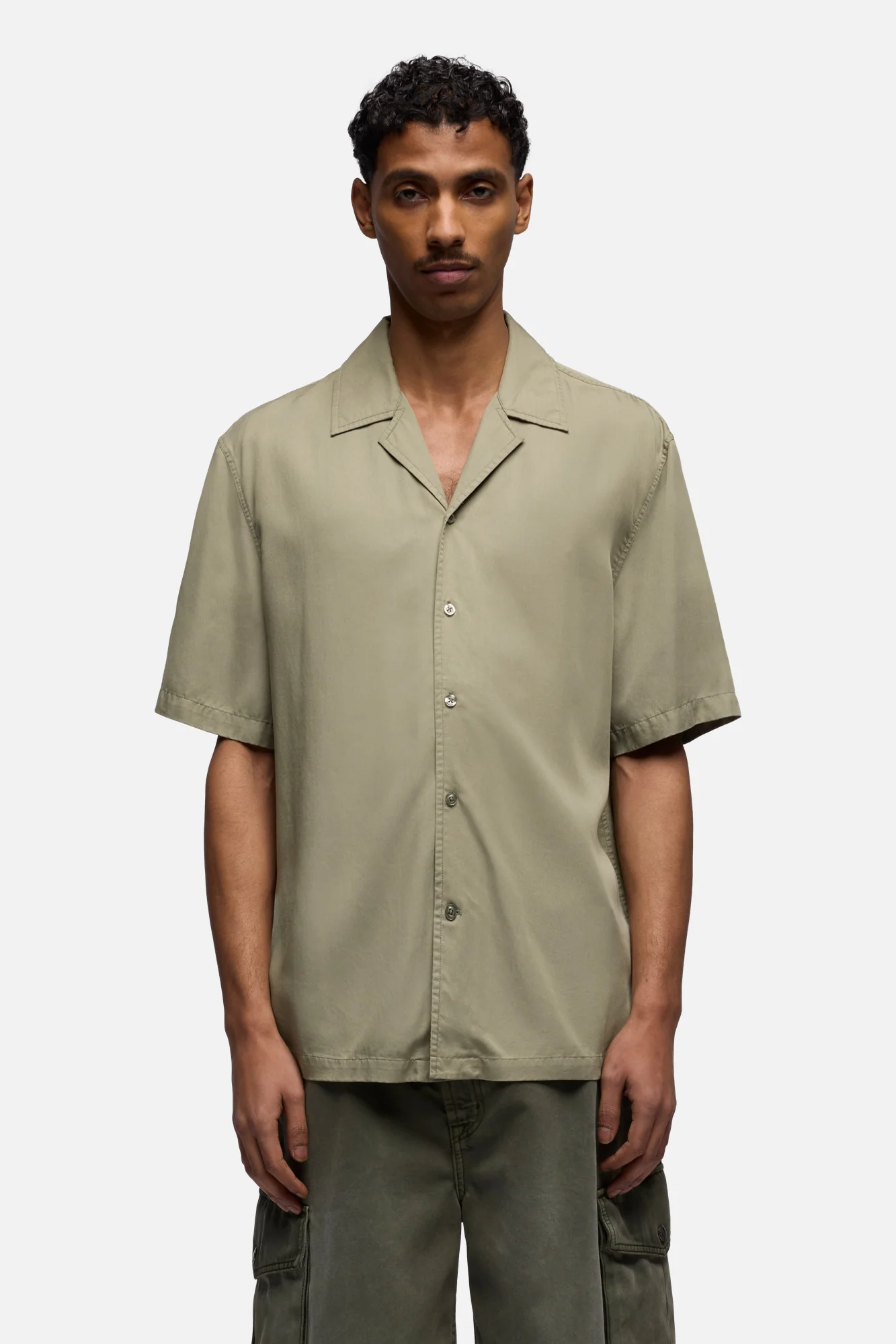 SHORT SLEEVE CAMP SHIRT in Fluid Army - Image 3