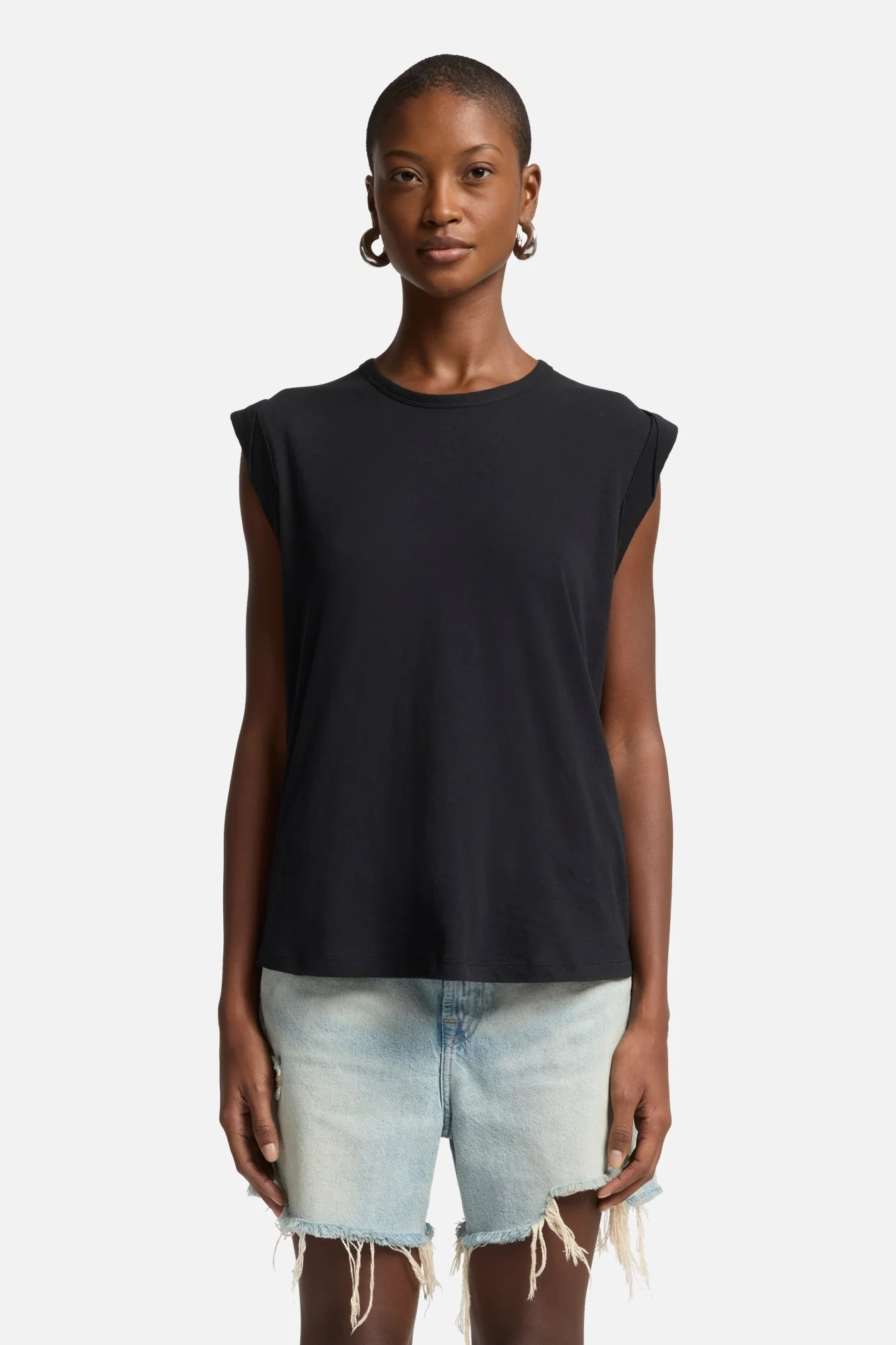 Linen Blend Muscle Tee in Black - Image 3