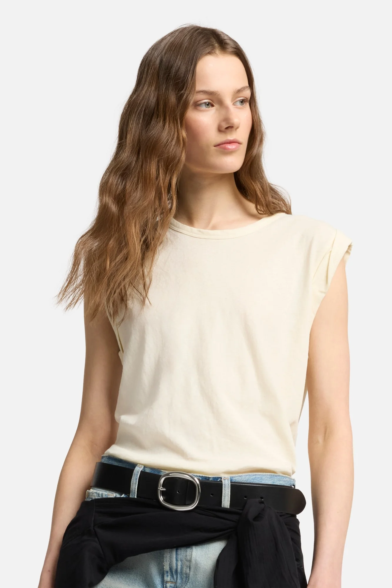 Linen Blend Muscle Tee in Ivory - Image 4