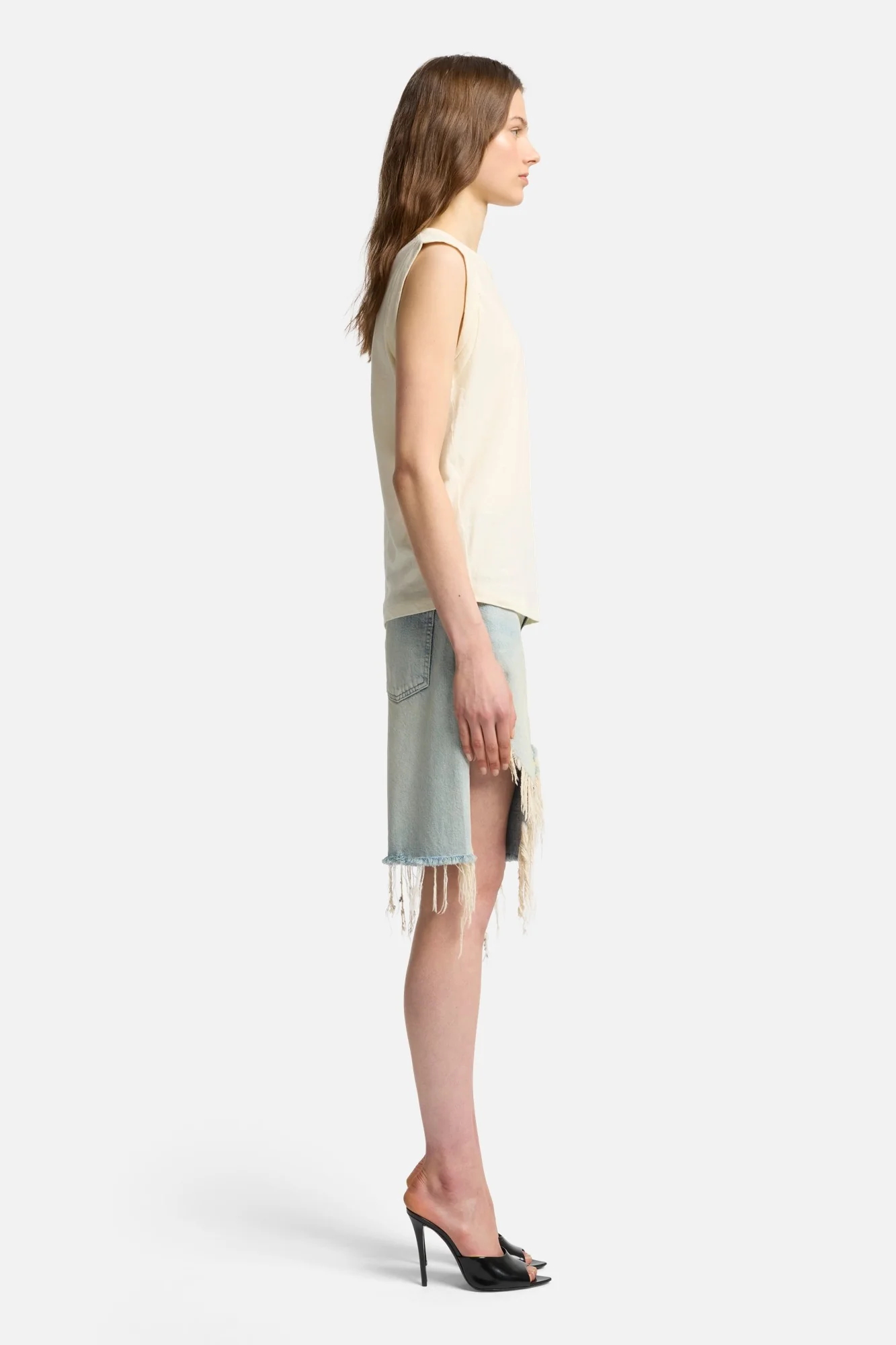 Linen Blend Muscle Tee in Ivory - Image 6