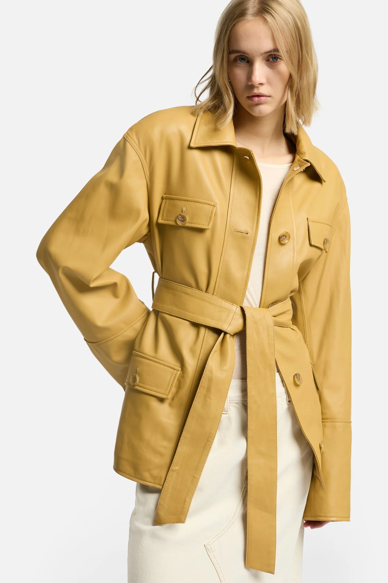 Sahariana Leather Cropped Trench in Honey - Image 7