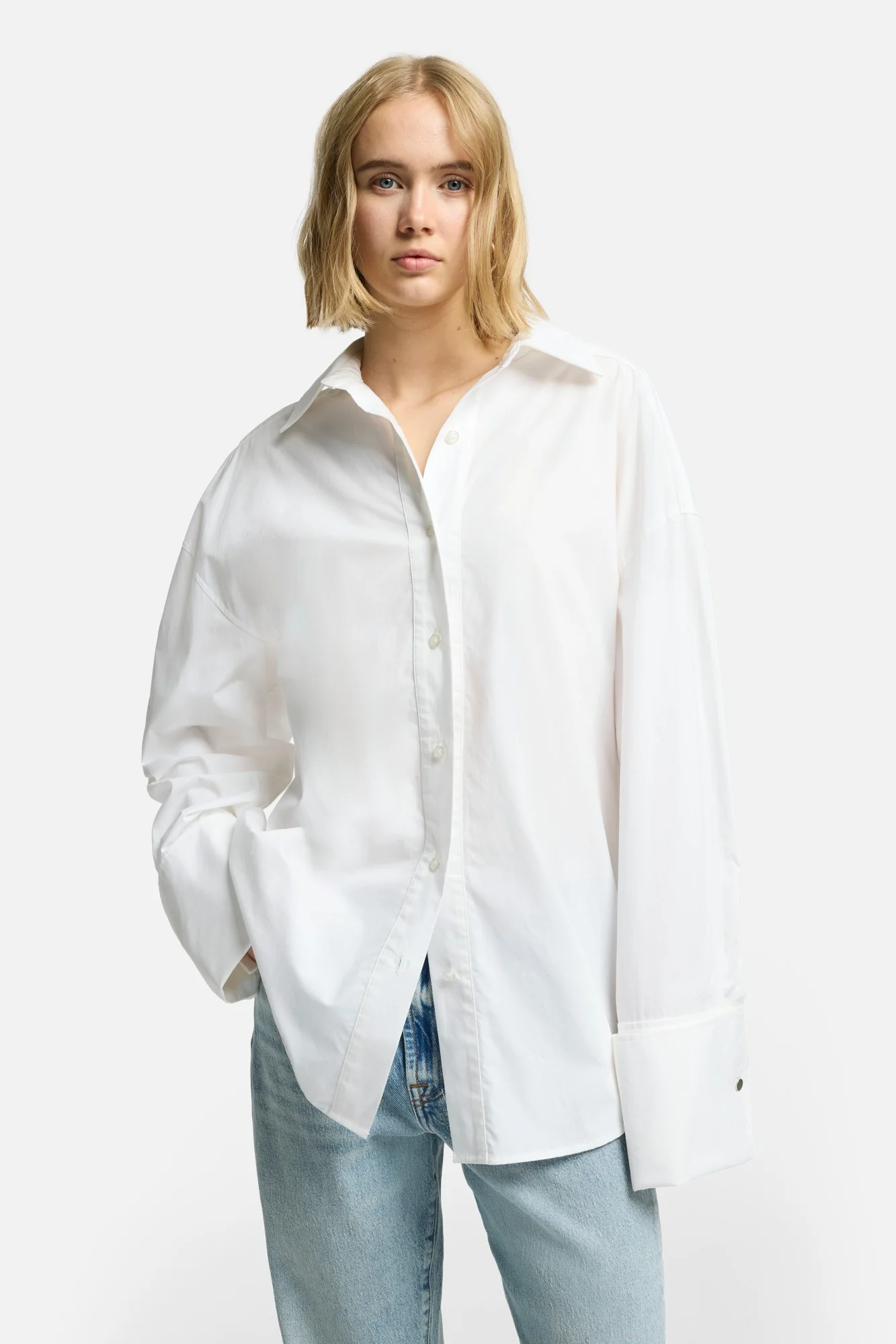 Poplin Oversized Shirt in White - Image 3