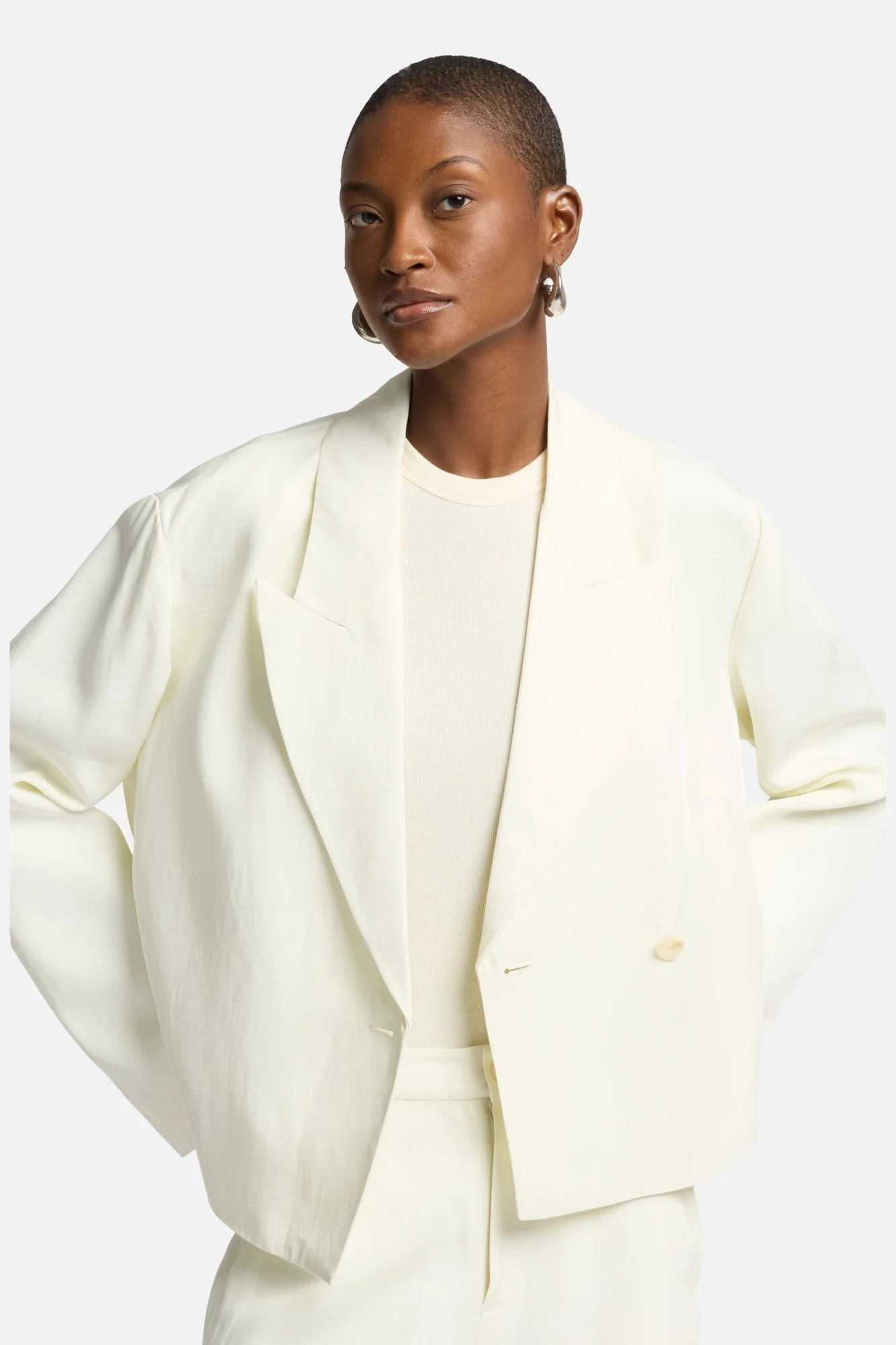 Cropped Linen Blend Blazer in Ivory - Image 4
