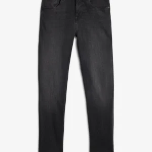 SLIMMY TAPERED in Luxe Performance Washed Black