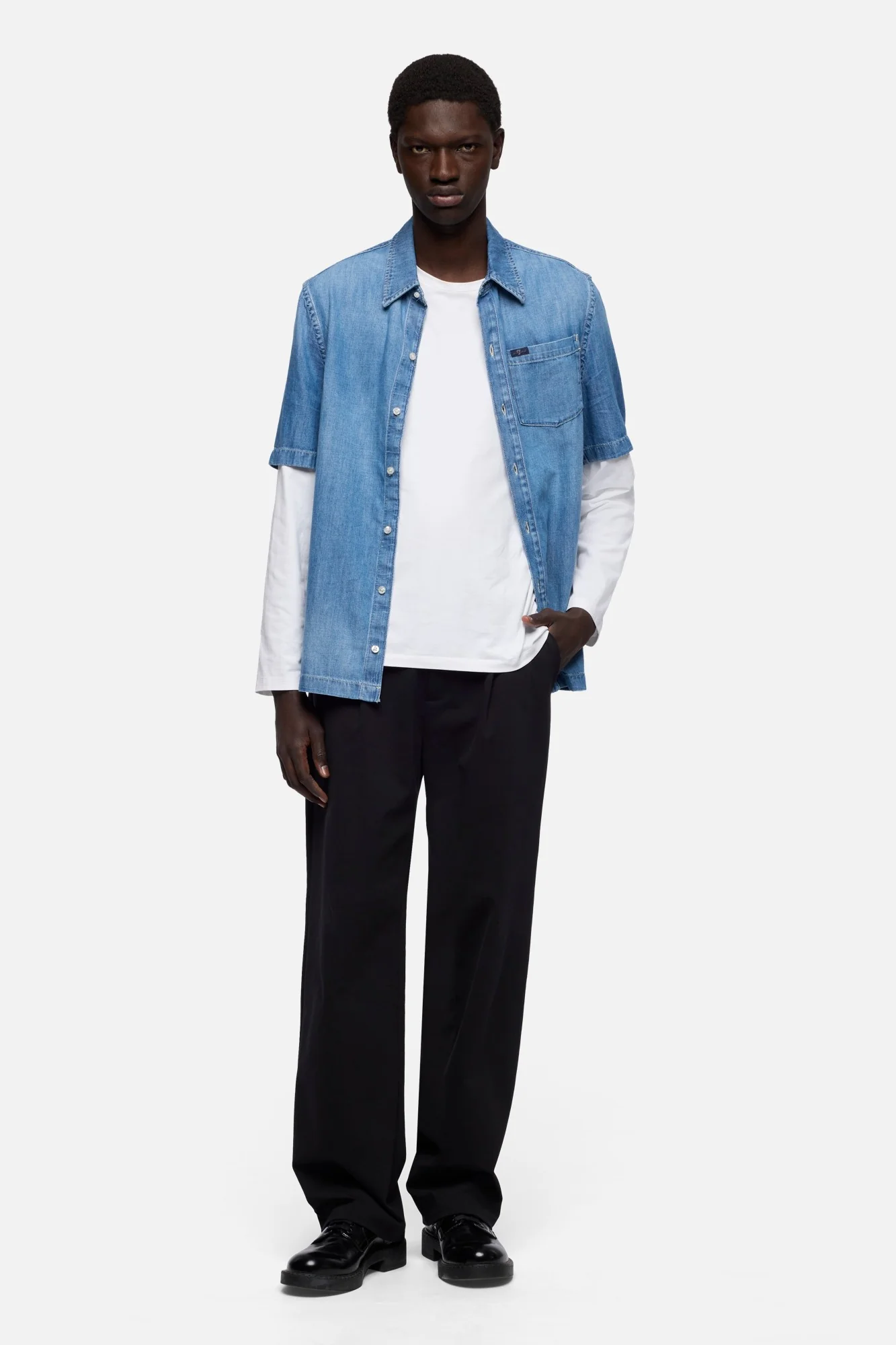 SHORT SLEEVE BUTTON UP SHIRT in Denim Gold River - Image 2