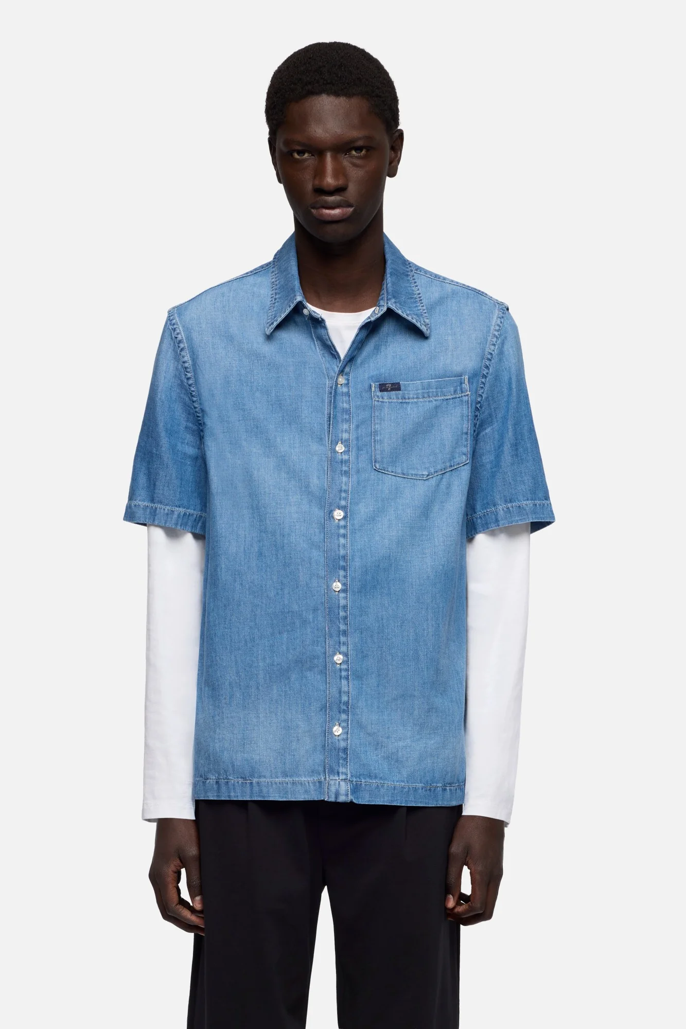 SHORT SLEEVE BUTTON UP SHIRT in Denim Gold River - Image 3