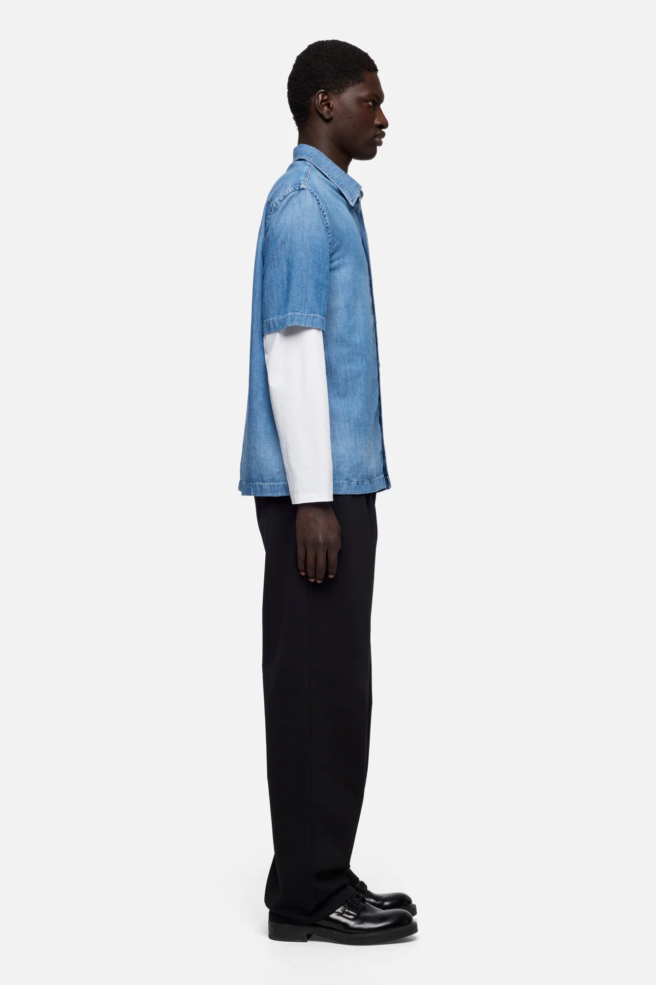 SHORT SLEEVE BUTTON UP SHIRT in Denim Gold River - Image 6