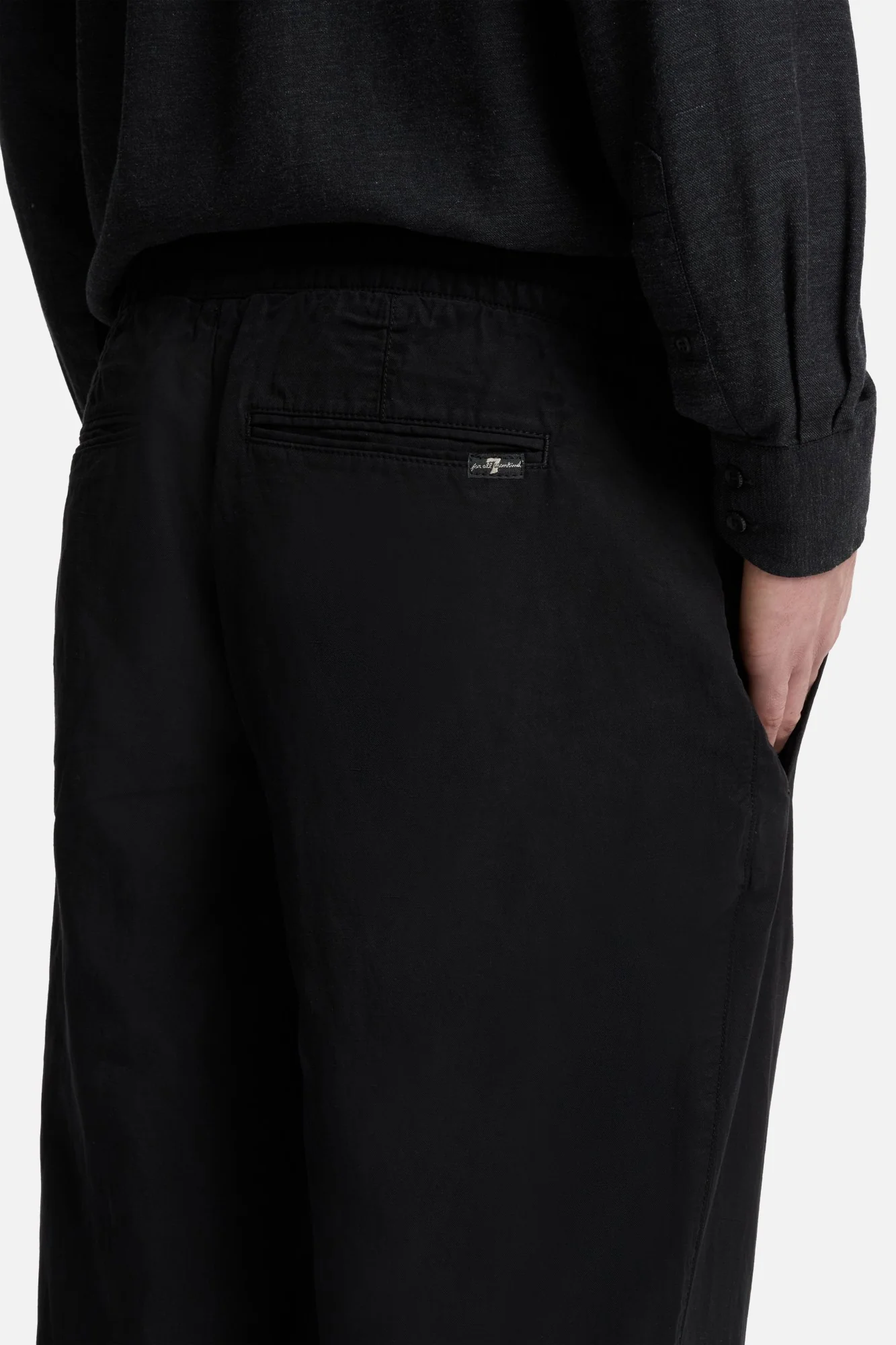 Linen Blend Jogger Pant in Black - Image 4