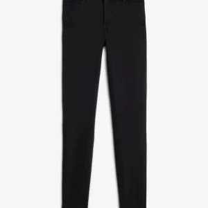 THE SKINNY in Slim Illusion Rinsed Black