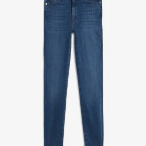 THE SKINNY in Slim Illusion Love Story