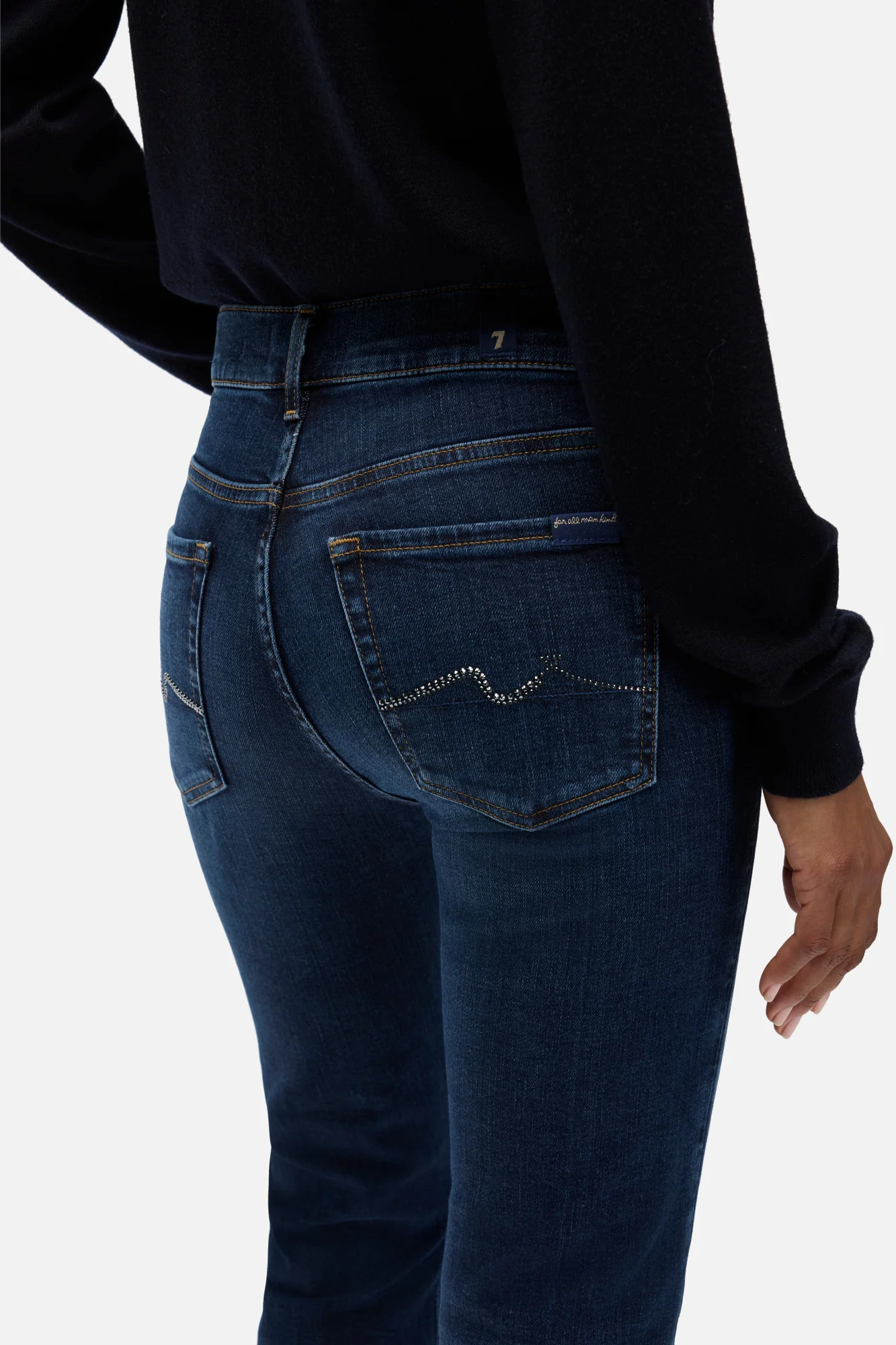 EMBELLISHED POCKET BOOTCUT in Slim Illusion Midnight Fade - Image 4