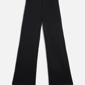 Luxe Performance Knit Modern Dojo in Black