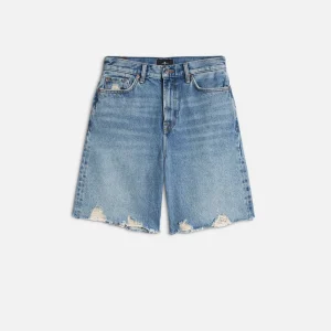 LOLA SHORT in MANKIND Wave