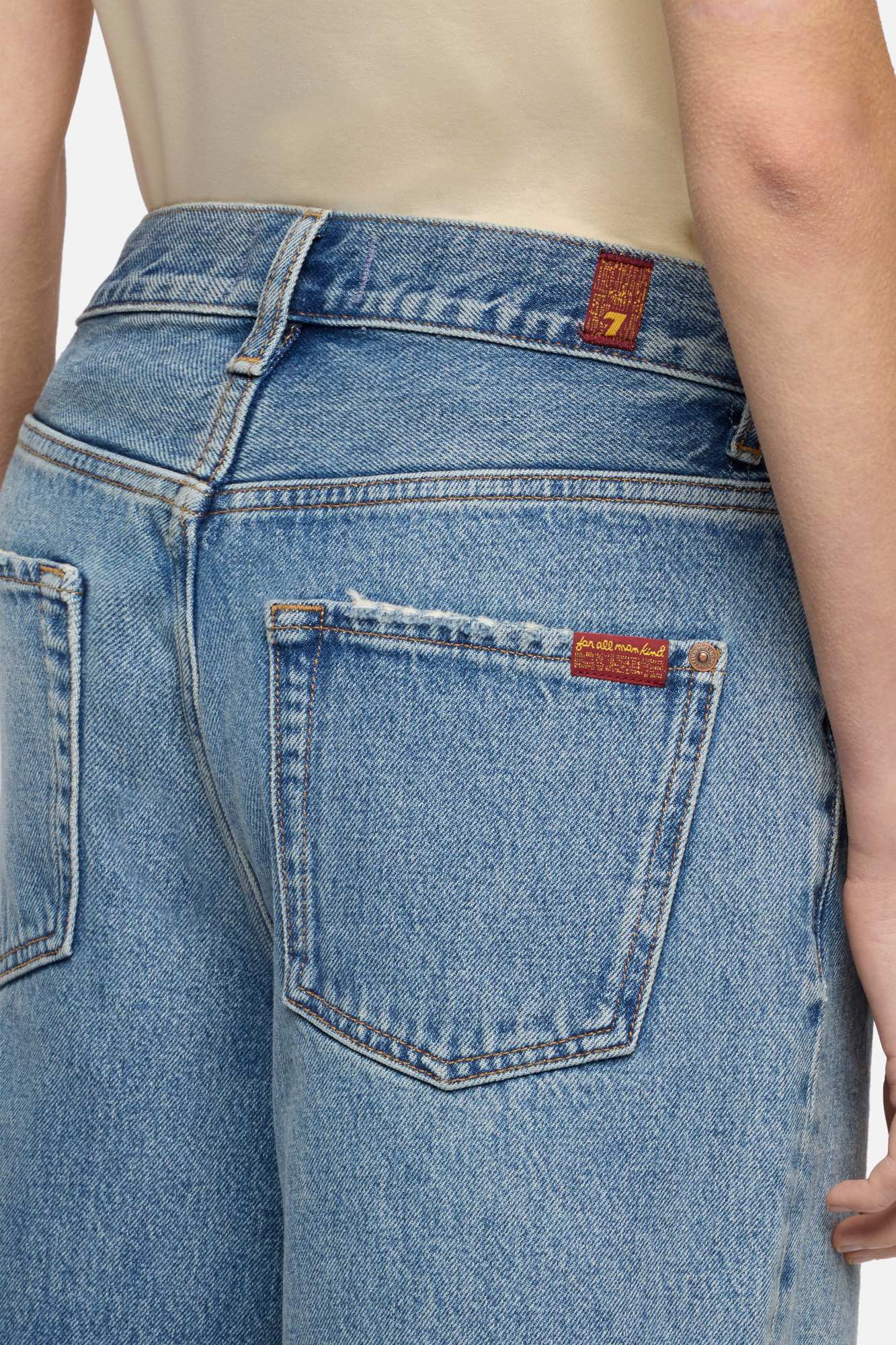 LOLA SHORT in MANKIND Wave - Image 4