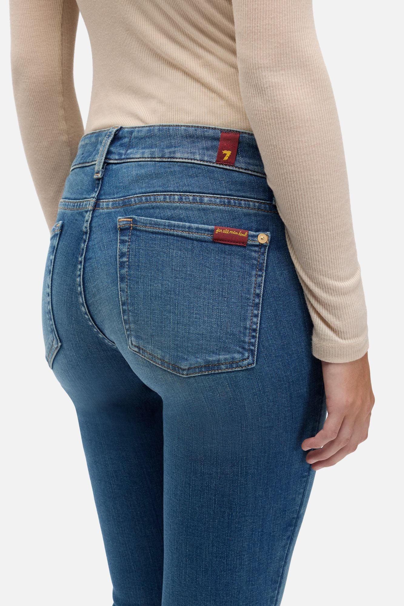 LOW SKINNY in Slim Illusion Retro Fade - Image 4