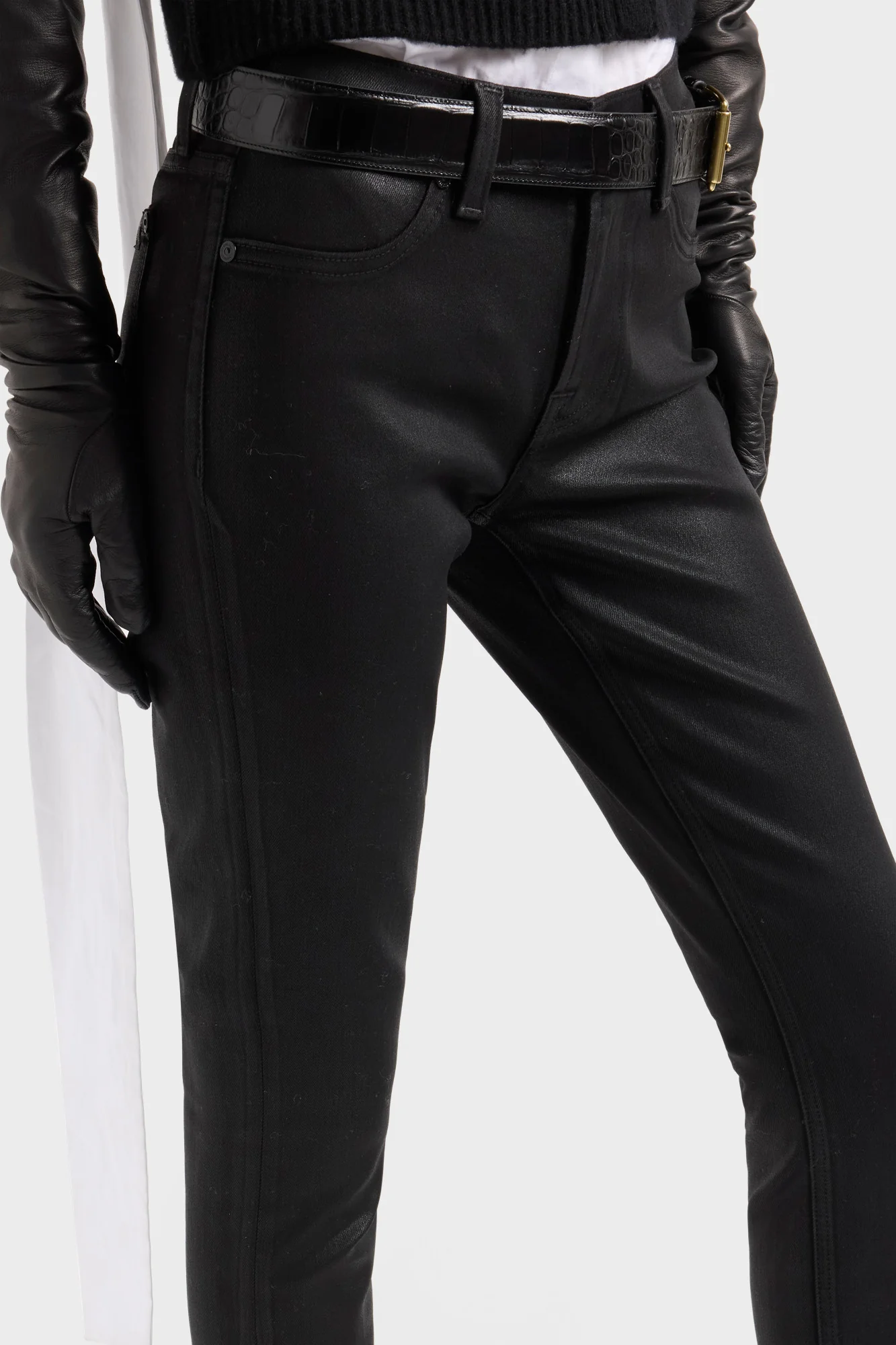 HIGH WAIST ANKLE SKINNY in Coated Denim Black - Image 6