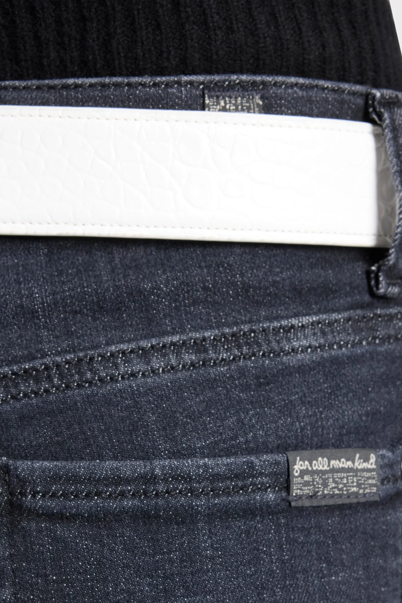 RELAXED SKINNY in Slim Illusion Carbon Storm - Image 4