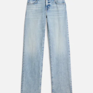 CALIE STRAIGHT in Comfort Ode To