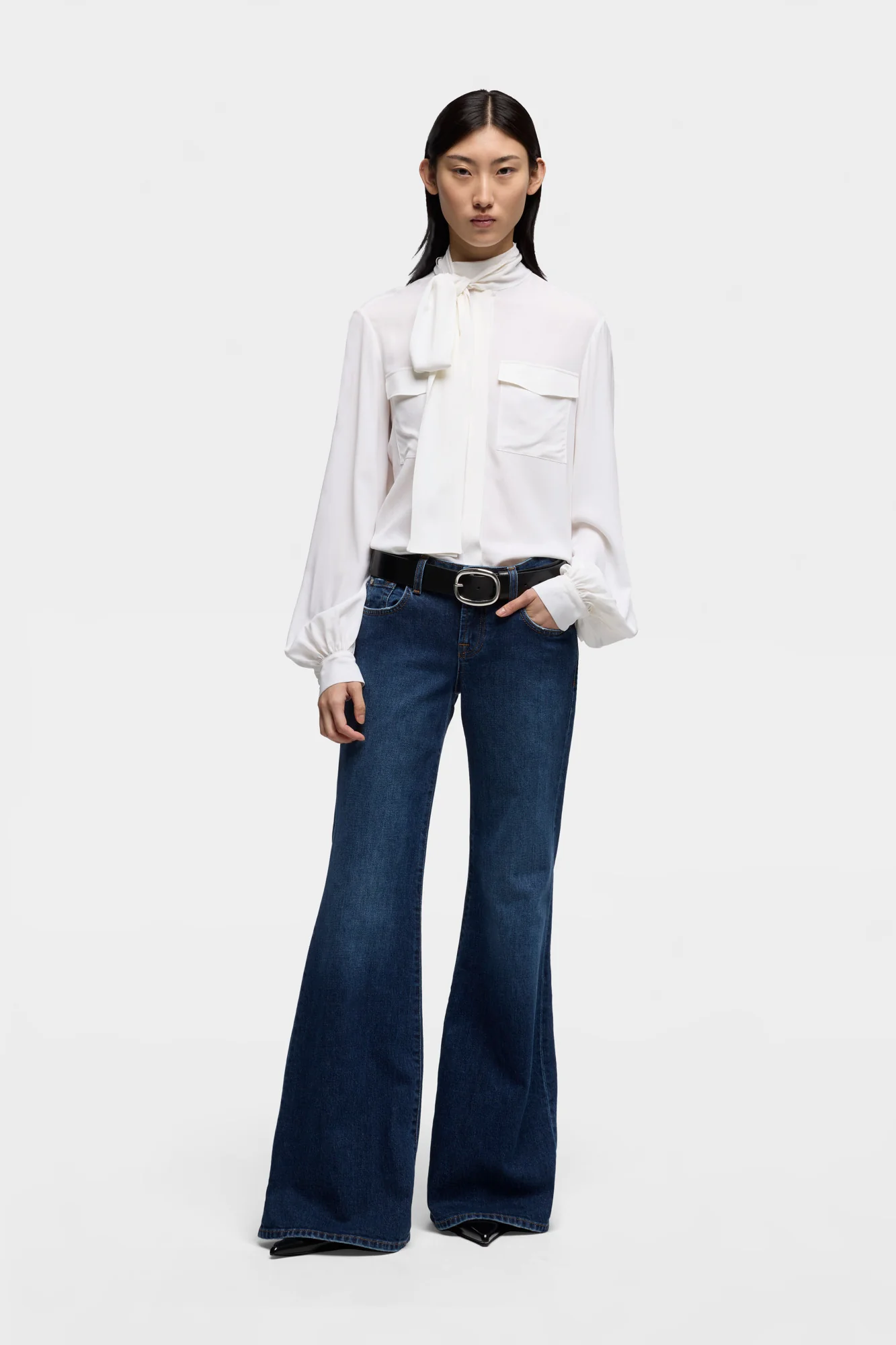 LOW FLARE in Denim Indiglow - Image 2