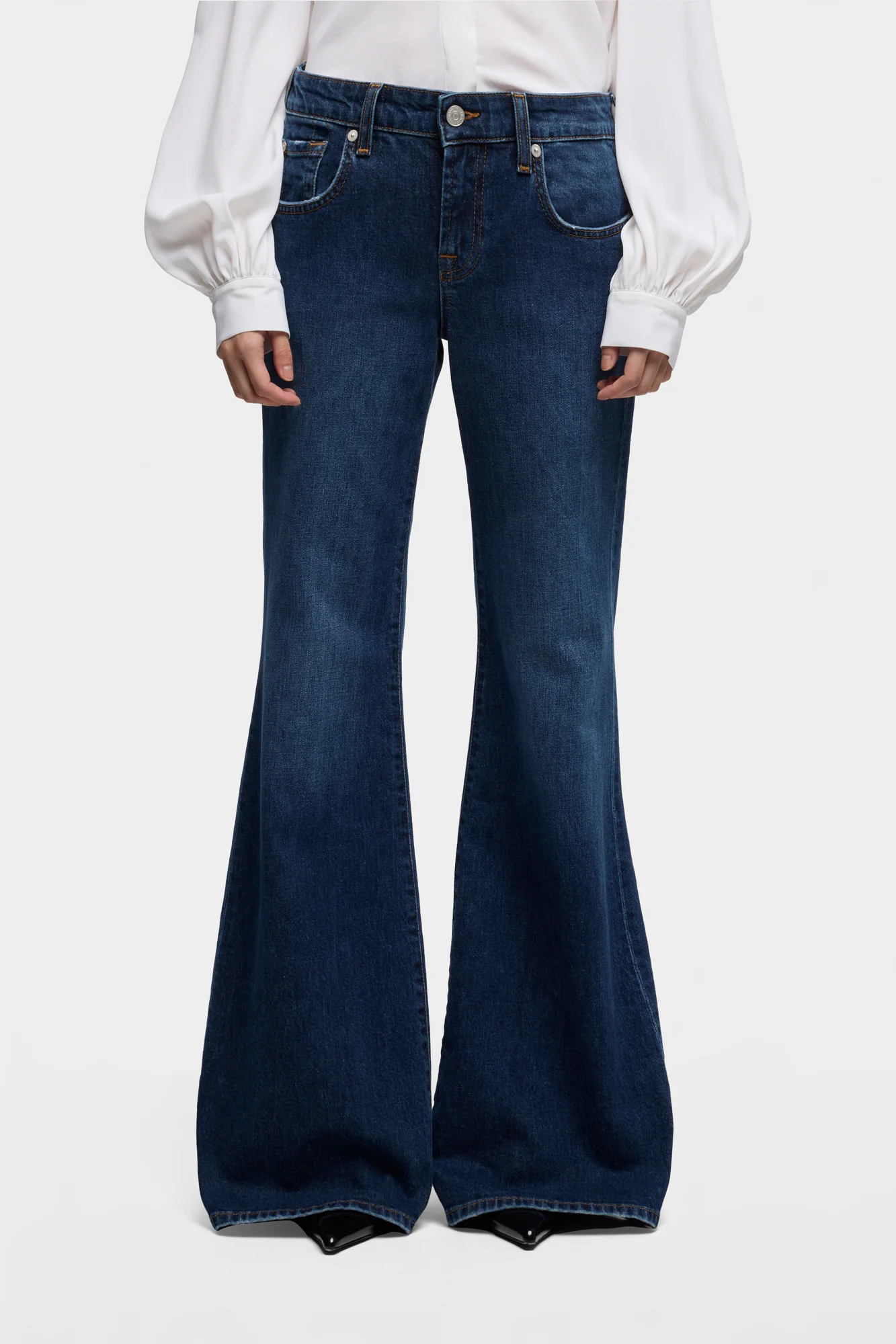 LOW FLARE in Denim Indiglow - Image 3