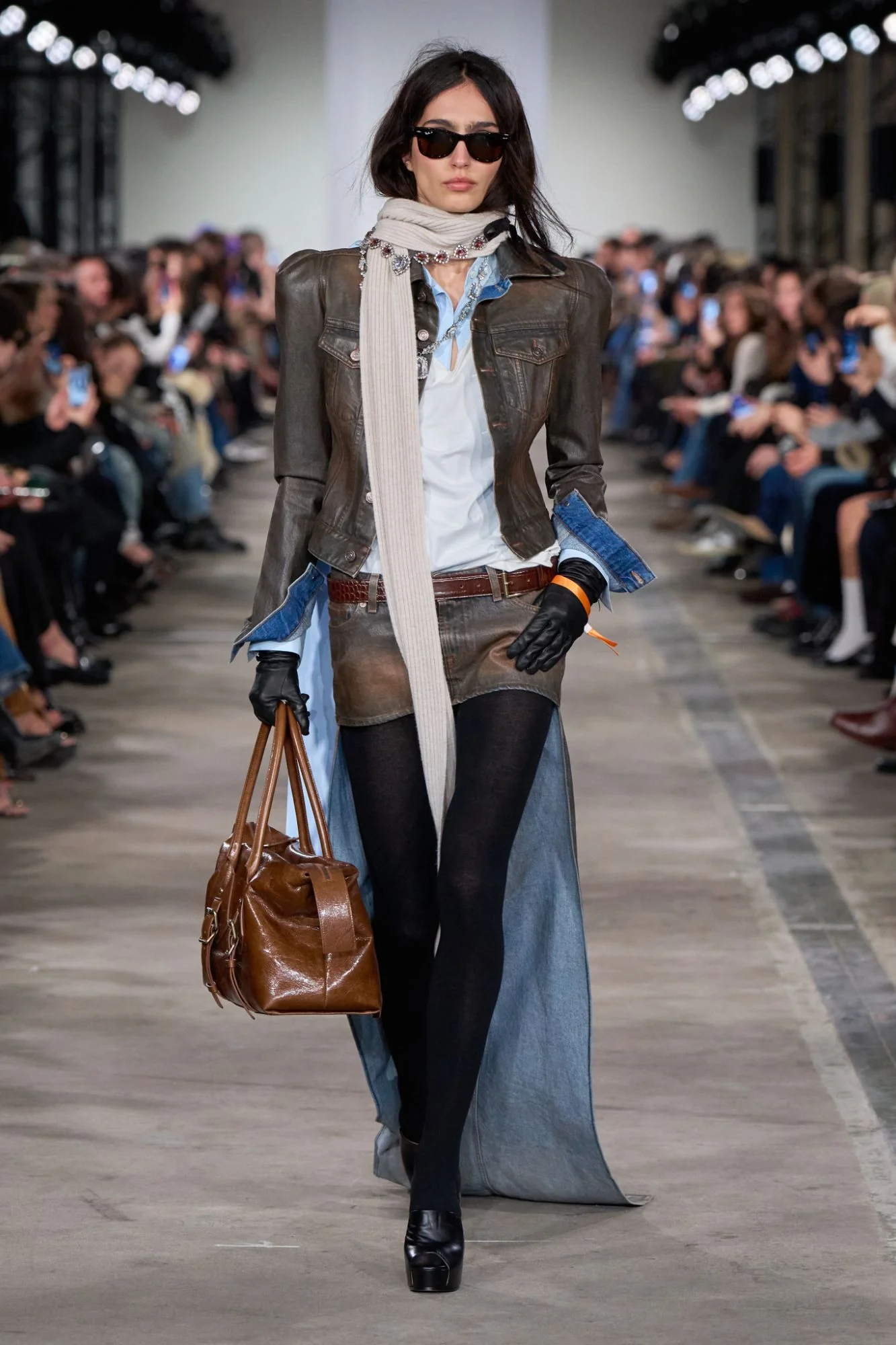 ASYMETRIC MINI SKIRT in Denim Nolita - Image 7