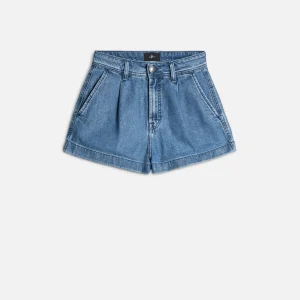 Weightless Pleated Denim Short in Hilo