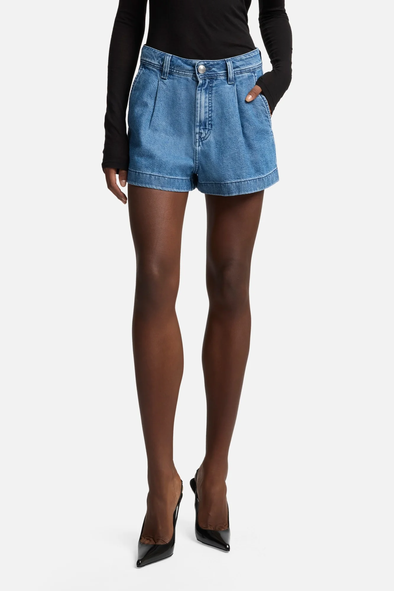 Weightless Pleated Denim Short in Hilo - Image 3