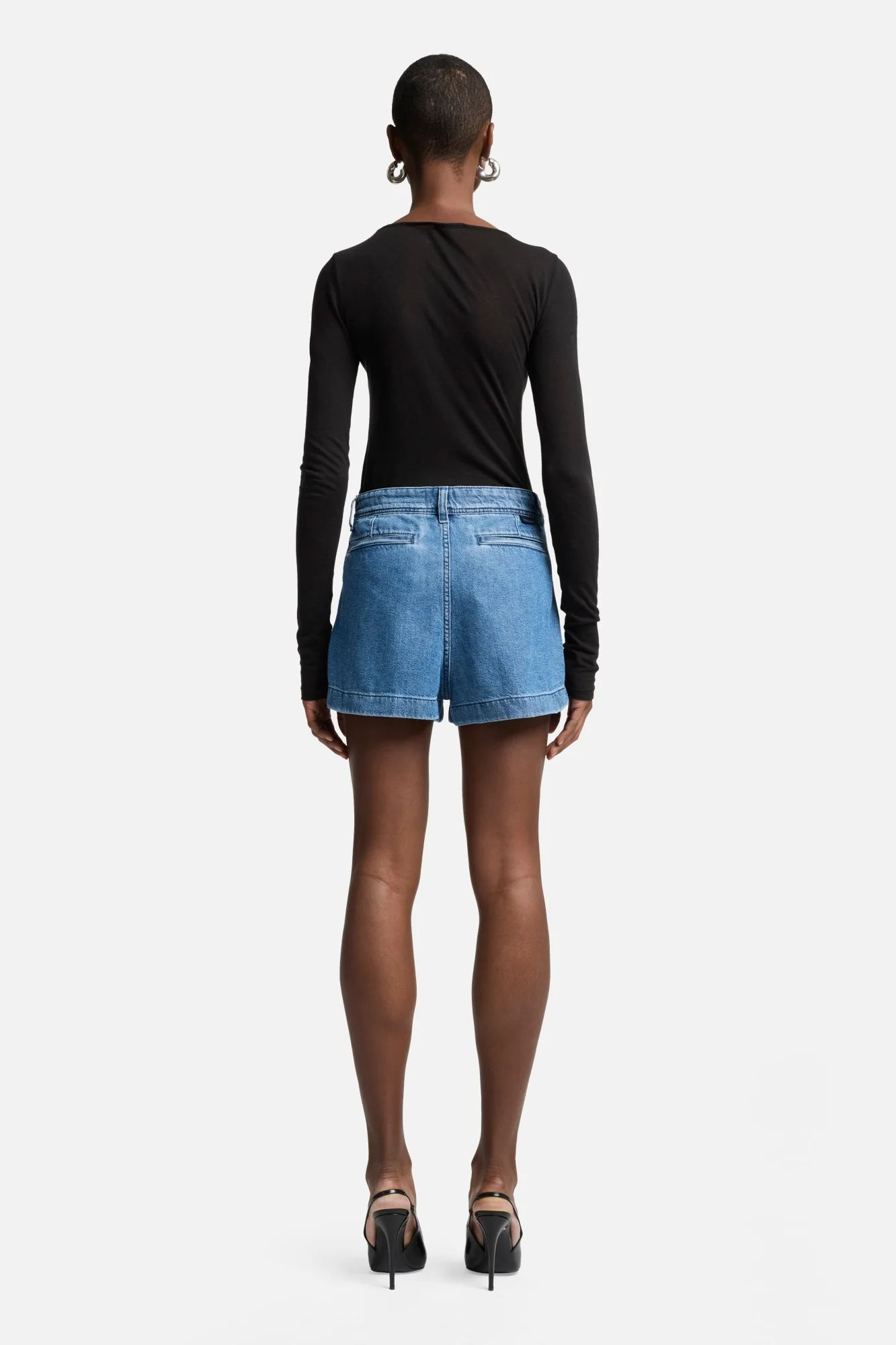 Weightless Pleated Denim Short in Hilo - Image 5