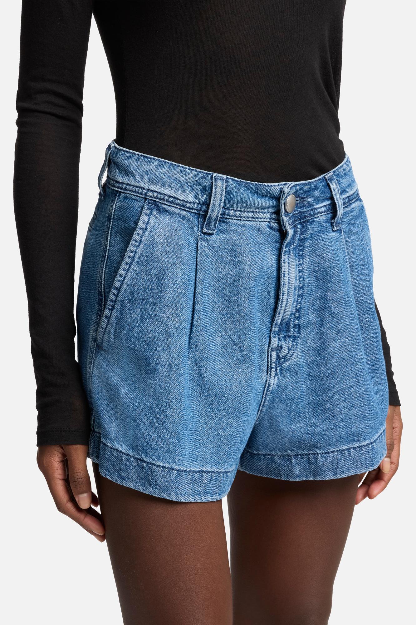 Weightless Pleated Denim Short in Hilo - Image 7