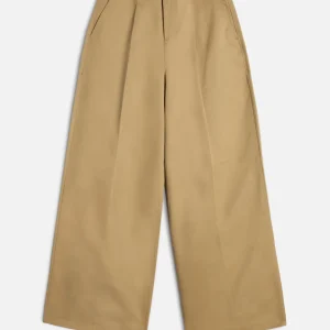 Comfort Twill Pleated Wide Leg Trouser in Sand Storm